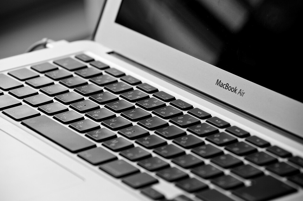 macbook-1001303_1280